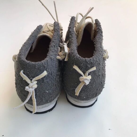 AKID NWOT stone shaggy suede moccasin sneakers size 2 youth - Picture 8 of 9